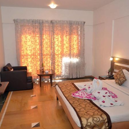 Sapphire Hotel Lonavala Exterior photo