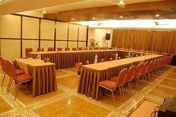 Sapphire Hotel Lonavala Exterior photo