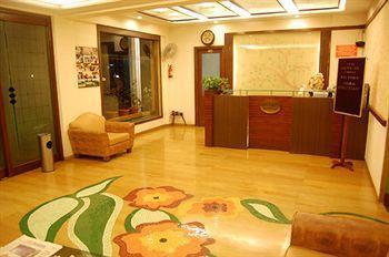 Sapphire Hotel Lonavala Exterior photo