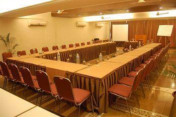 Sapphire Hotel Lonavala Exterior photo